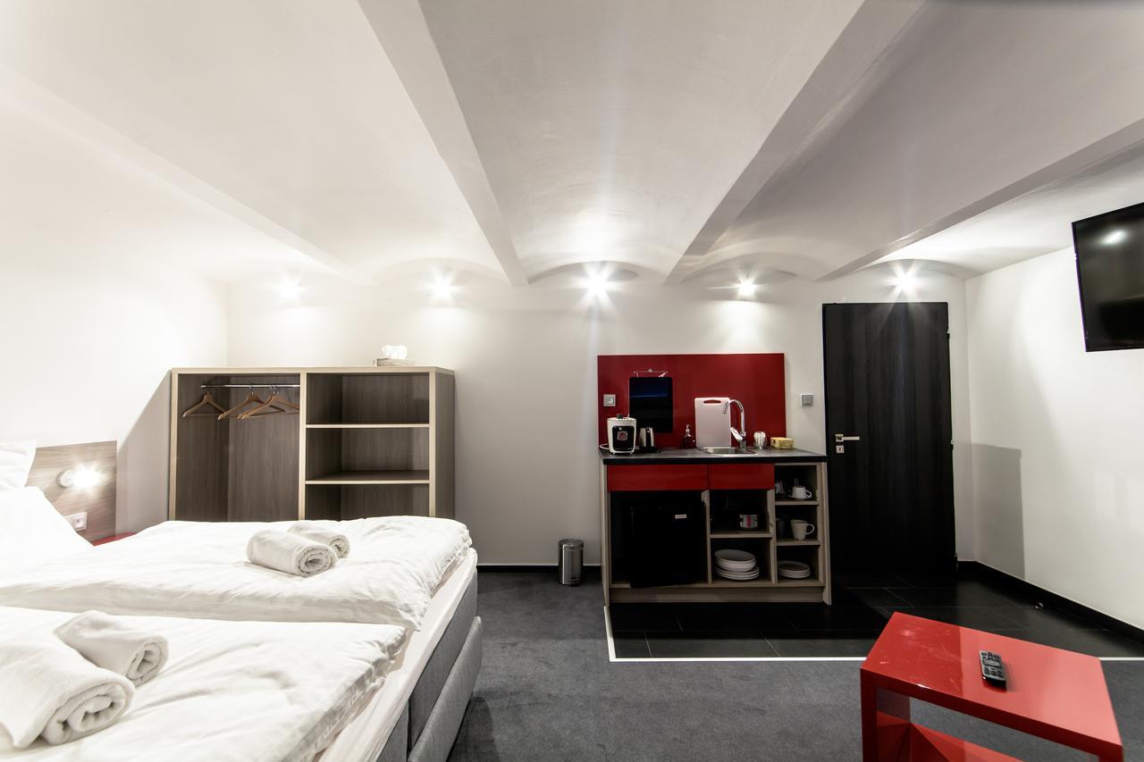 אוסטרבה Silesia Residence מראה חיצוני תמונה A typical room at the hotel