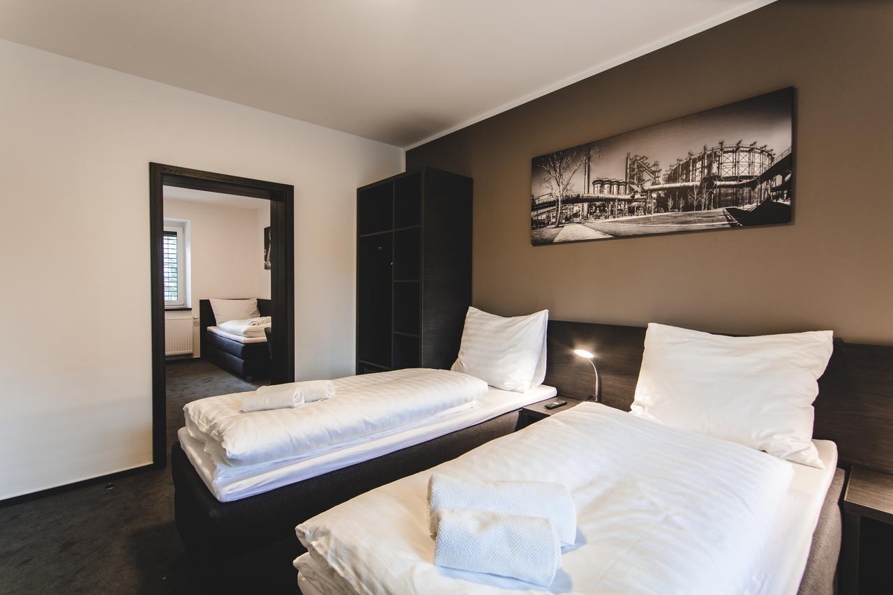 אוסטרבה Silesia Residence מראה חיצוני תמונה A typical room at the hotel