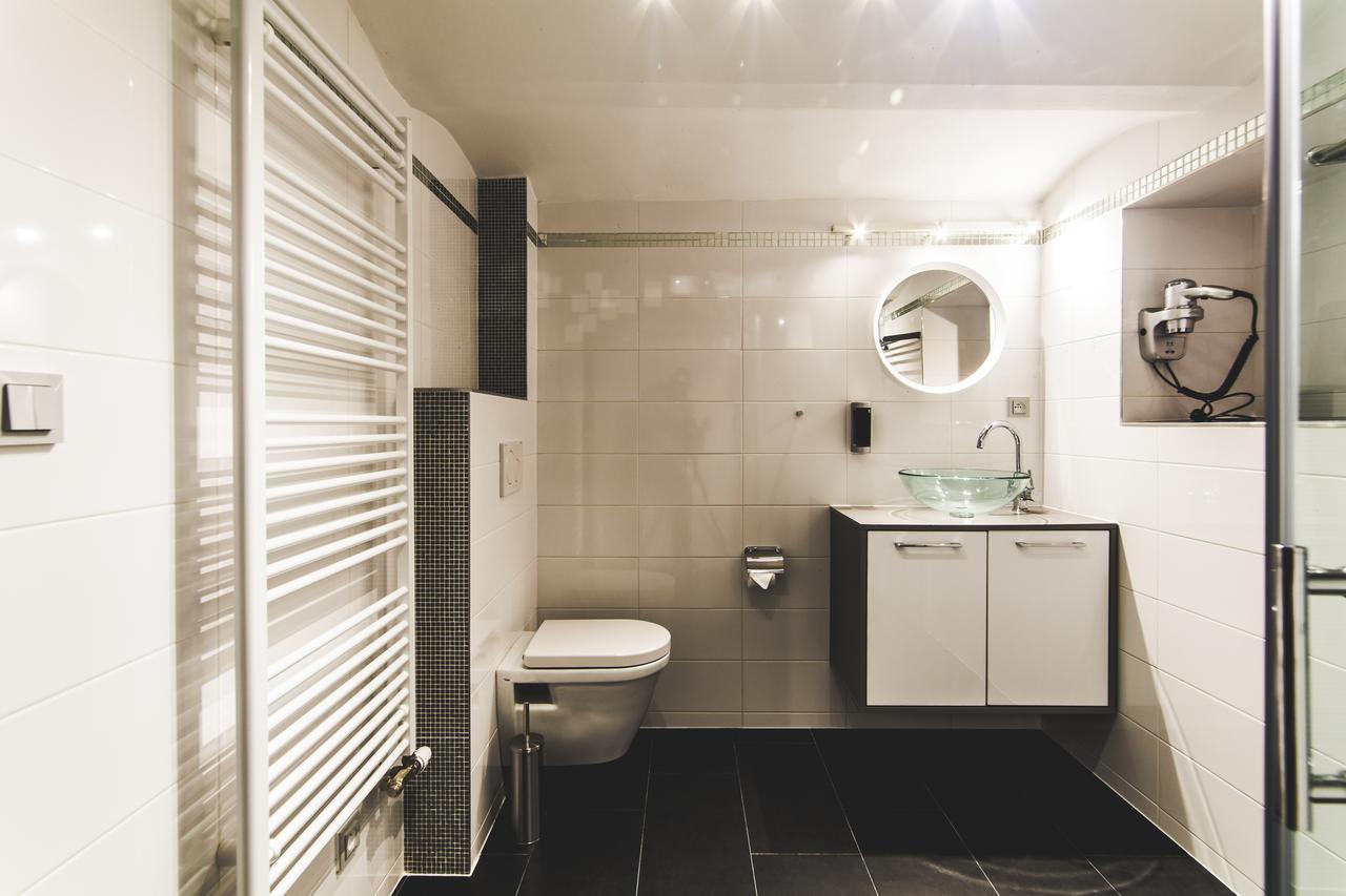 אוסטרבה Silesia Residence מראה חיצוני תמונה Bathroom